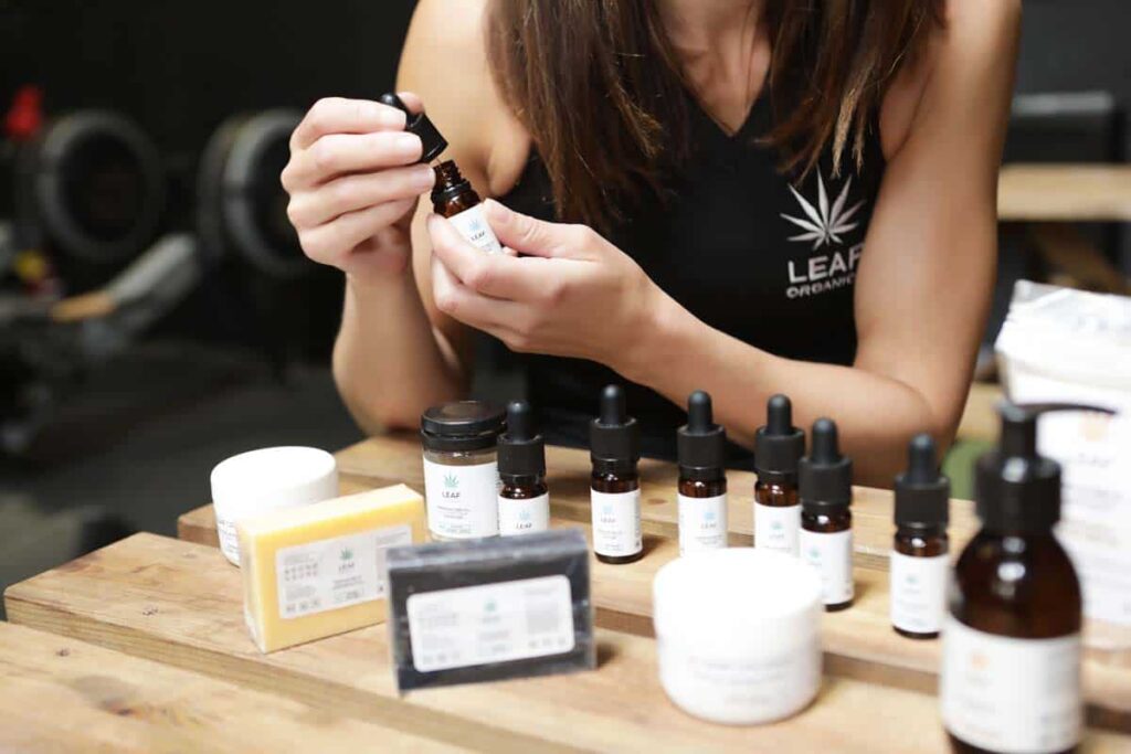 500mg CBD, 1000mg CBD, 2000 mg CBD, tincture bottles. natural golden full spectrum CBD from Leaf Organics